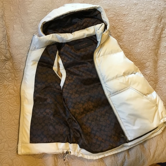 Coach Women’s Hooded Puffer Vest, size M, oyster color - Picture 8 of 11